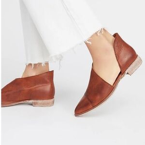 NWT FREE PEOPLE Royale Flat - Taupe - Size 38.5
